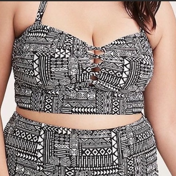 New Torrid tribal lattice bikini top sz 1